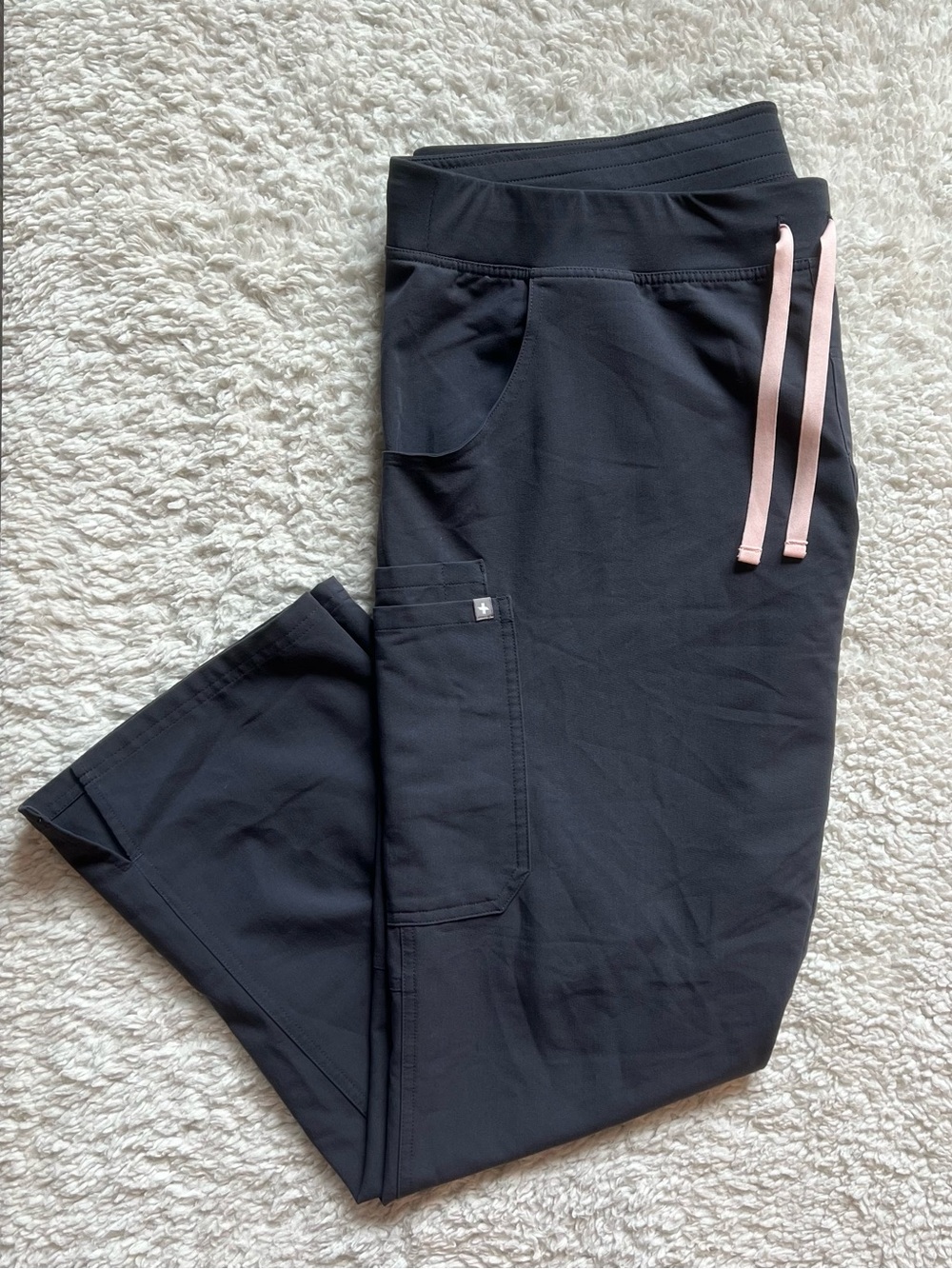 FIGS Women’s Kade Cargo Scrub Pants Charcoal Gray Pink Drawstring (XXL)